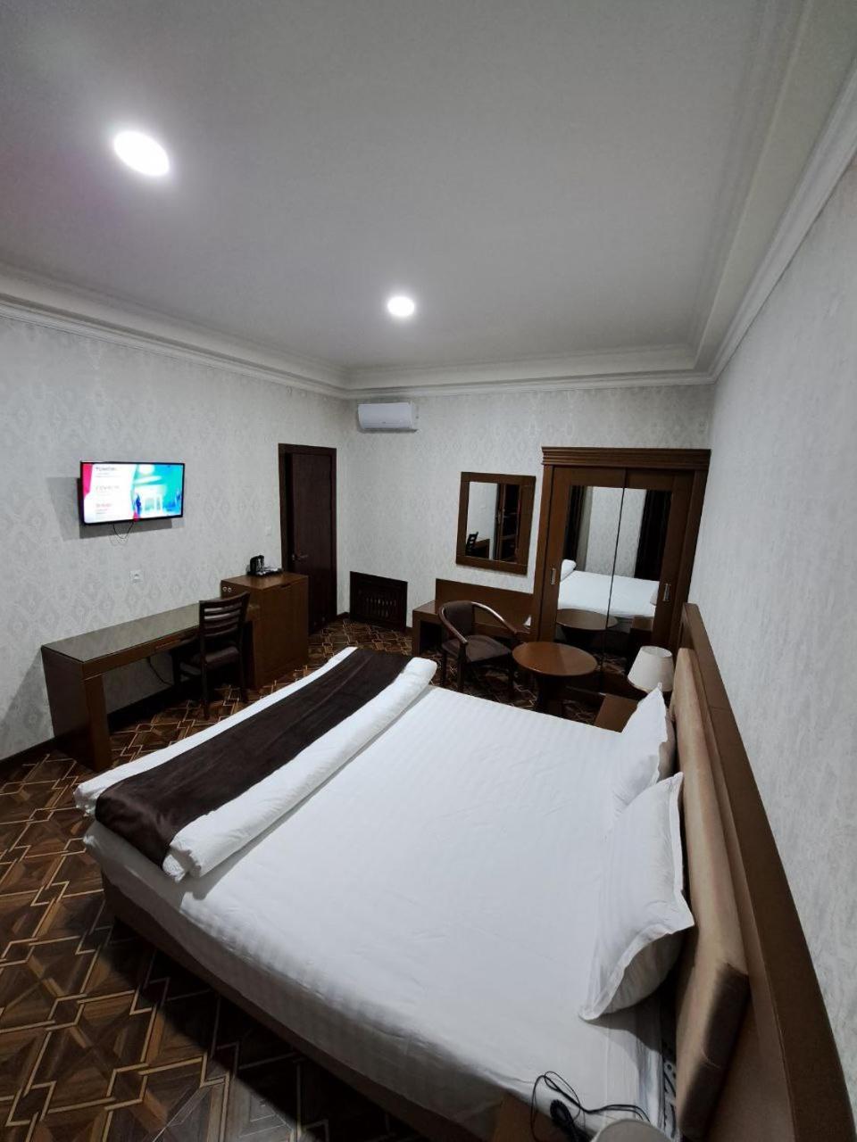 Caravan Plaza Inn Boutique Бухара Екстериор снимка