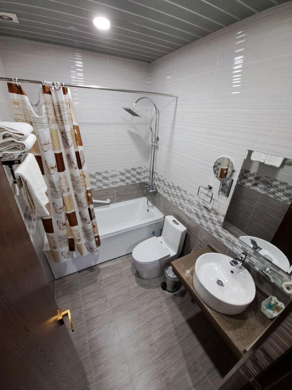 Caravan Plaza Inn Boutique Бухара Екстериор снимка
