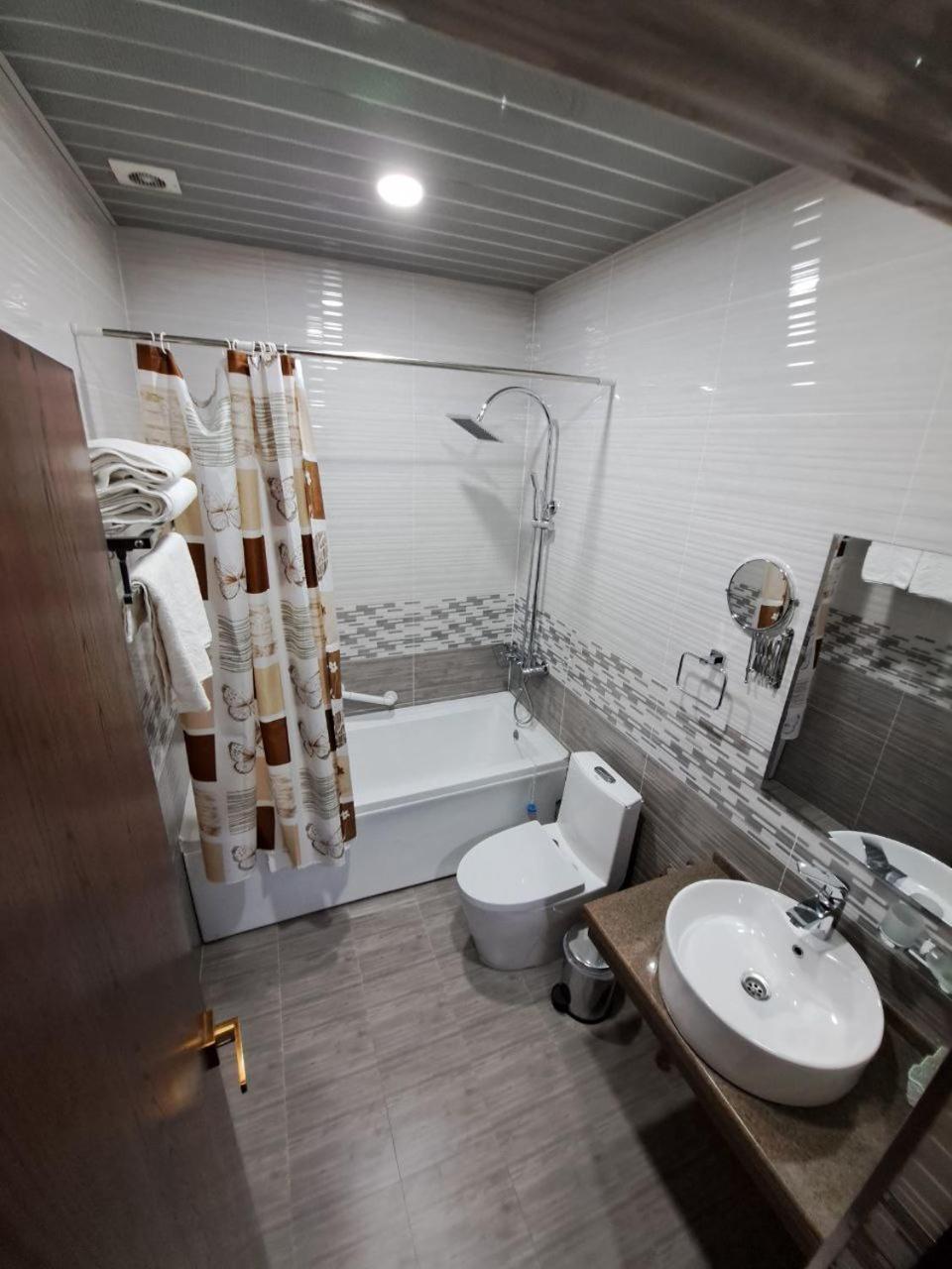 Caravan Plaza Inn Boutique Бухара Екстериор снимка