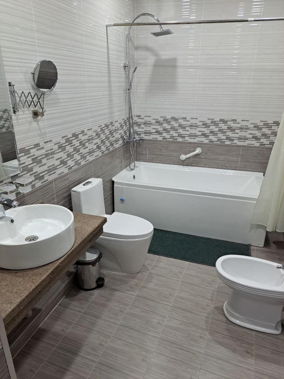 Caravan Plaza Inn Boutique Бухара Екстериор снимка