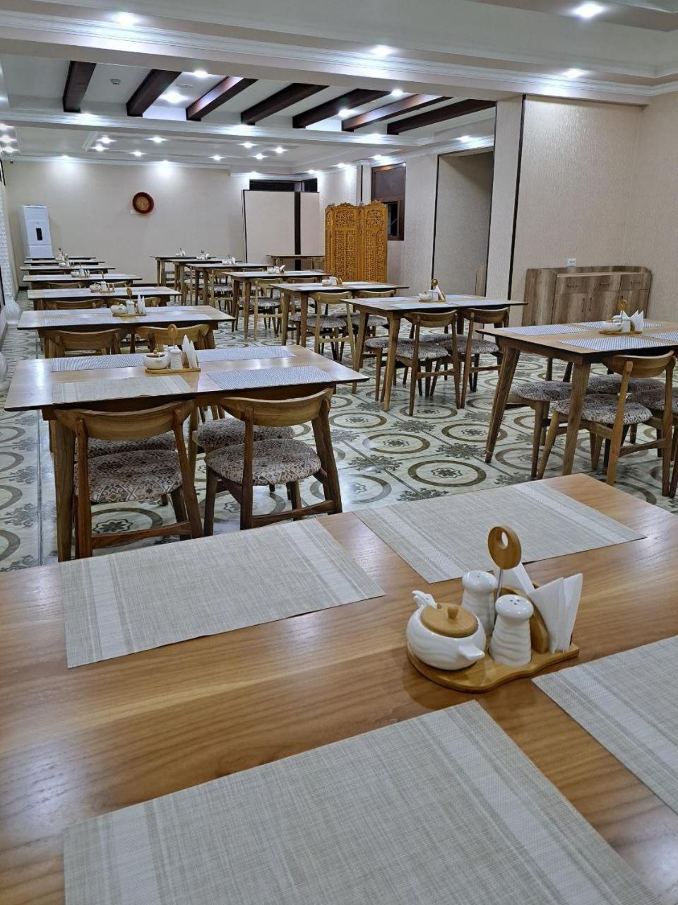 Caravan Plaza Inn Boutique Бухара Екстериор снимка